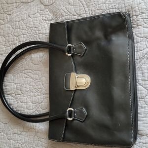Nine West black leather look medium size purse